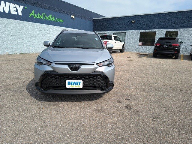 Used 2024 Toyota Corolla Cross SE image 8