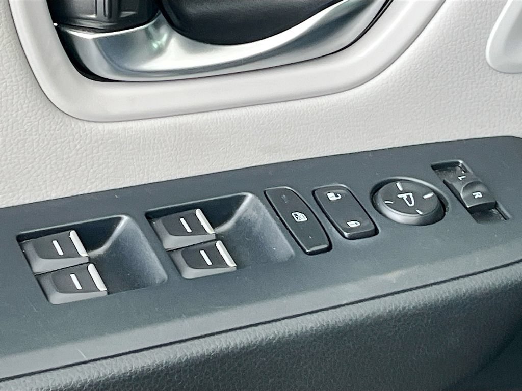 Used 2025 Honda Pilot EX-L image 18