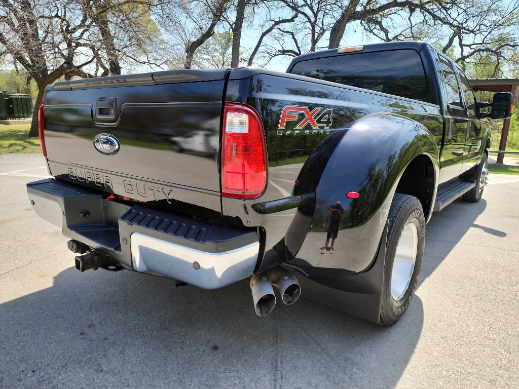 Used 2016 Ford F350 XLT w/ XLT Interior Package image 8