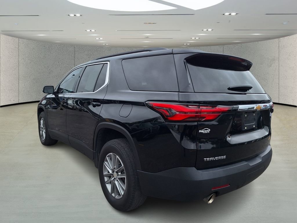 Used 2023 Chevrolet Traverse LT image 3