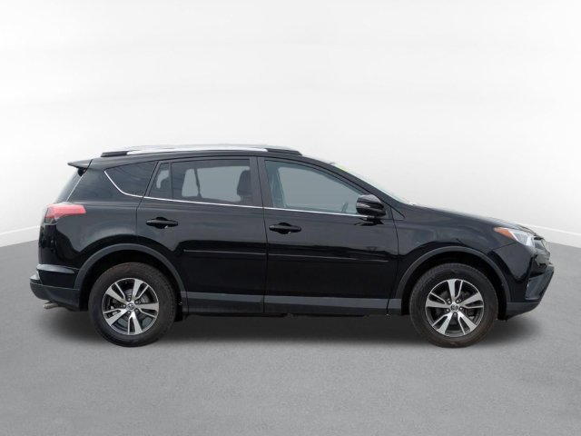 Used 2018 Toyota RAV4 XLE w/ Plus Extra Value Package AWD/4WD image 2
