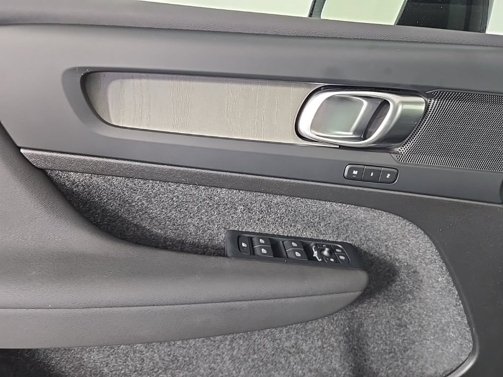 Certified 2026 Volvo XC40 B5 Plus AWD/4WD image 18