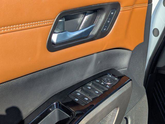 Used 2025 Nissan Pathfinder Platinum w/ Cargo Package image 17
