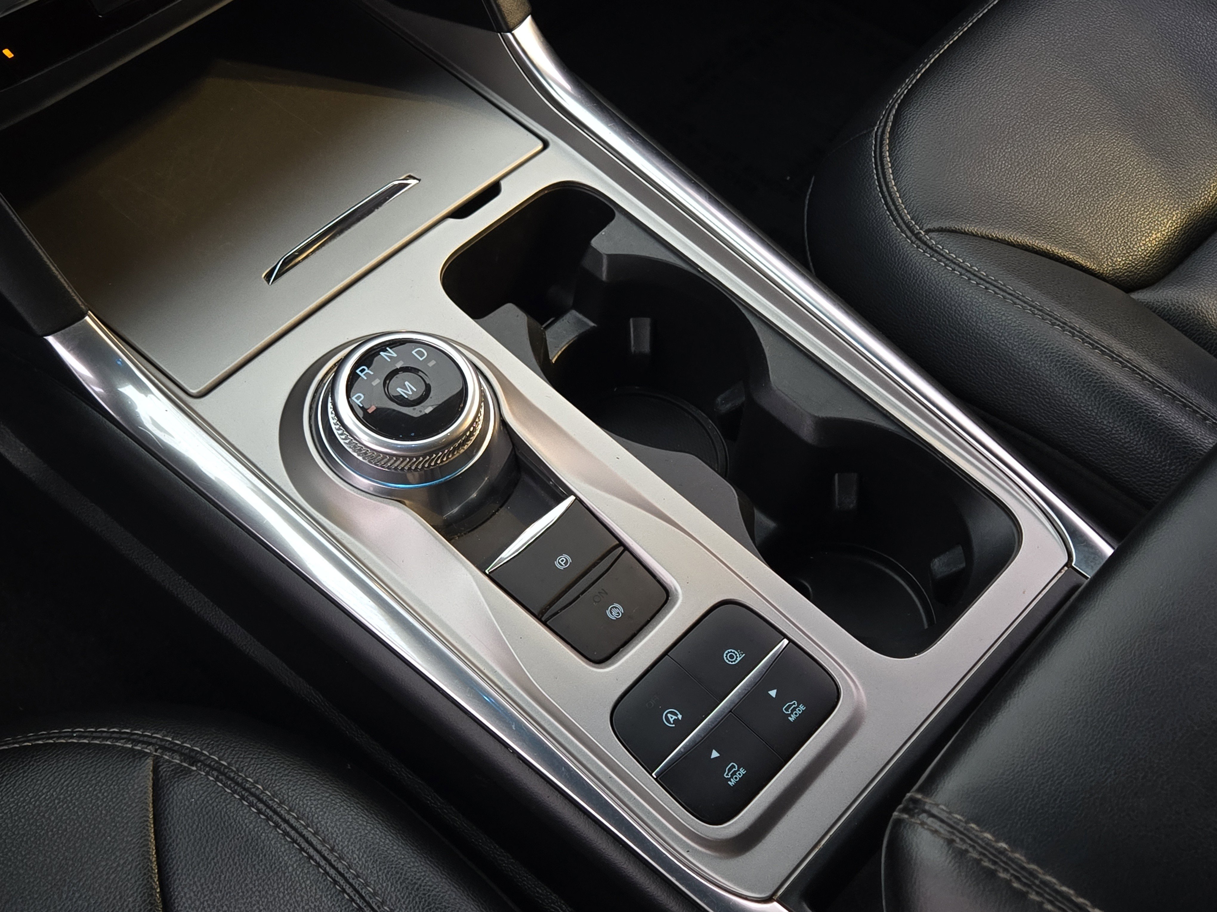 Used 2020 Ford Explorer XLT w/ Equipment Group 202A image 33