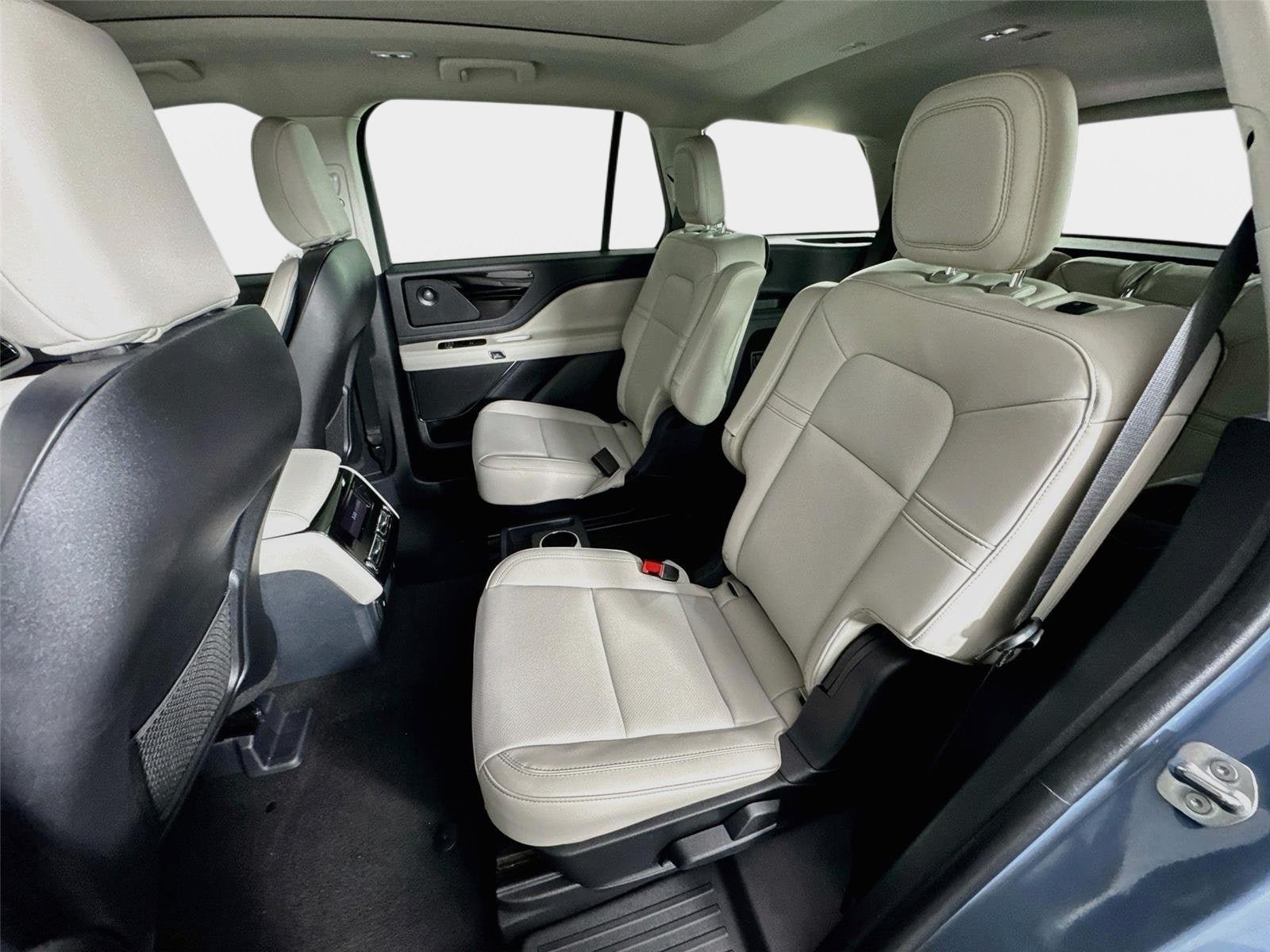 Used 2025 Lincoln Aviator AWD w/ Equipment Group 101A image 25