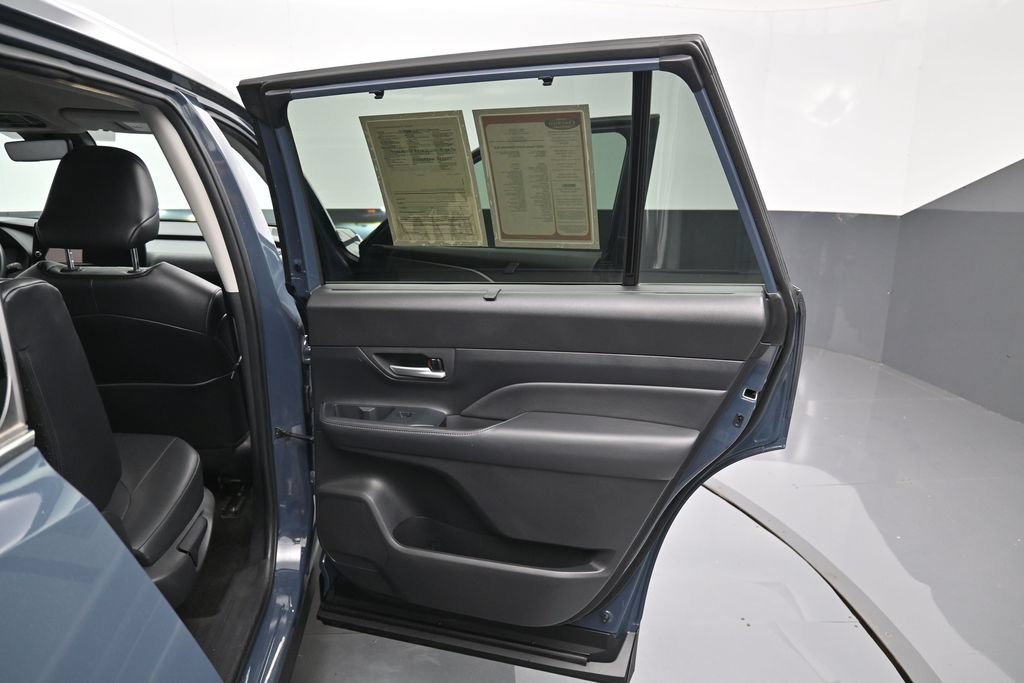 Certified 2024 Toyota Grand Highlander AWD image 38