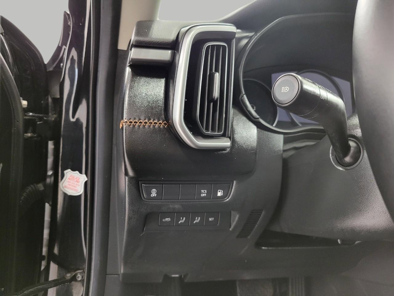 Used 2025 MAZDA CX-50 AWD 2.5 Hybrid w/ Premium Pkg image 10