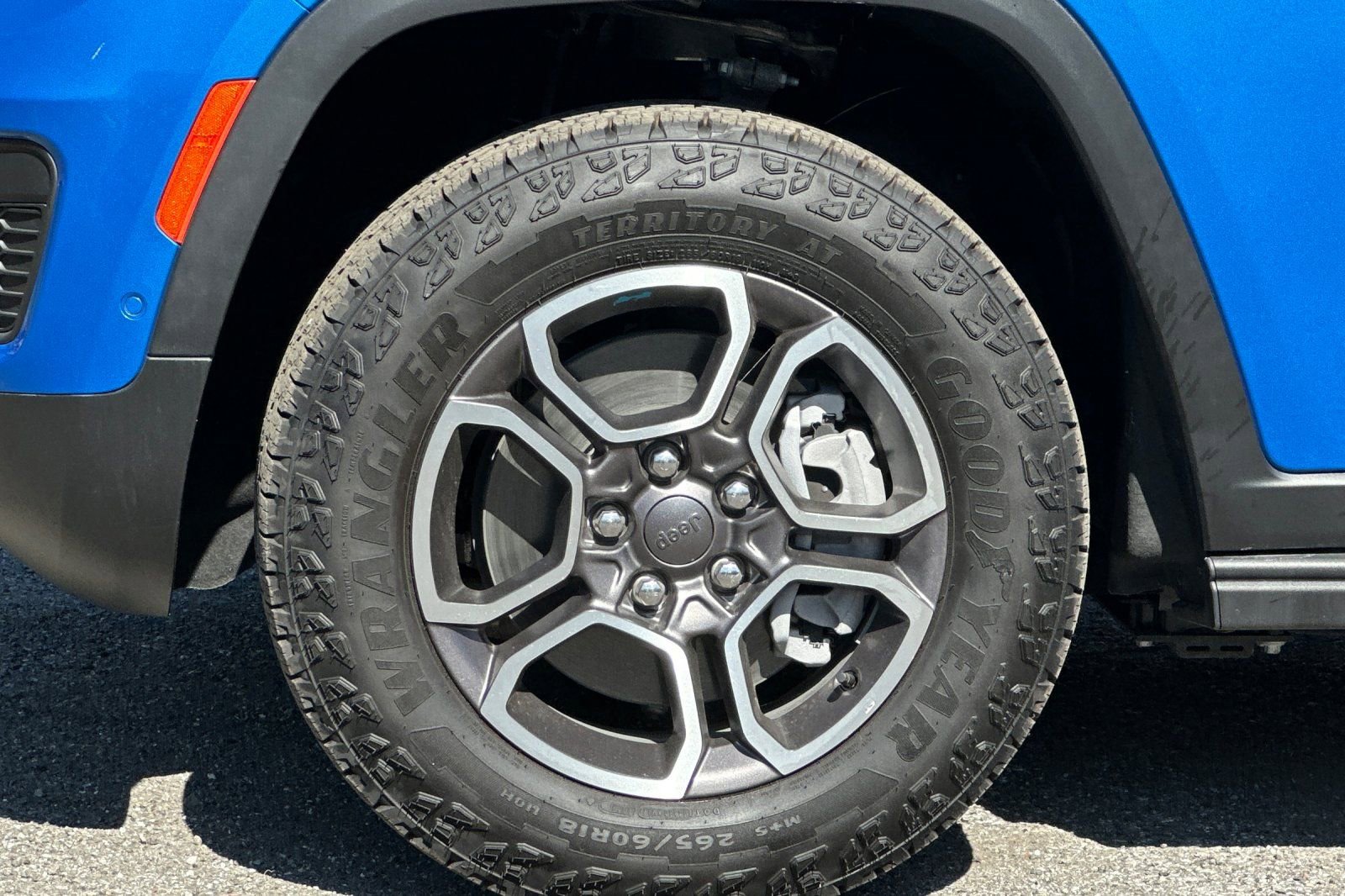 New 2023 Jeep Grand Cherokee Trailhawk w/ Advanced Protech Group II image 25