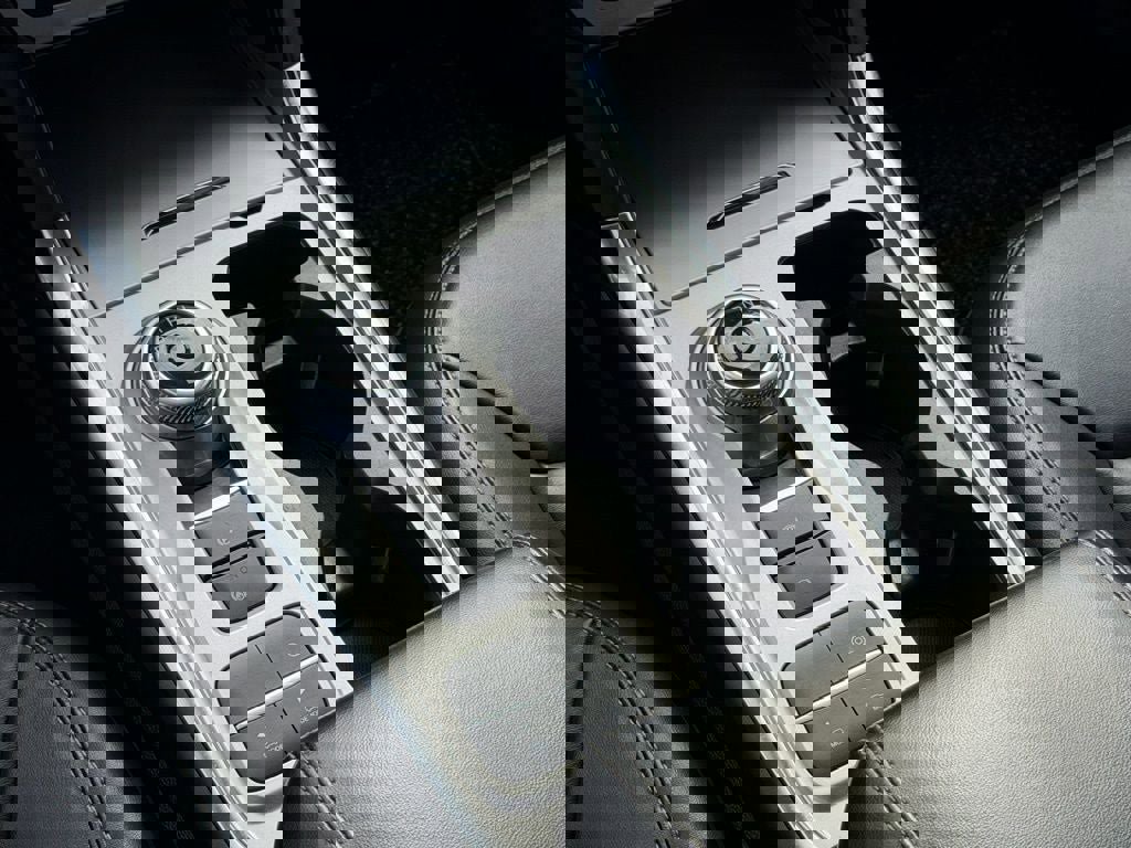 Used 2023 Ford Explorer XLT w/ Equipment Group 202A image 36