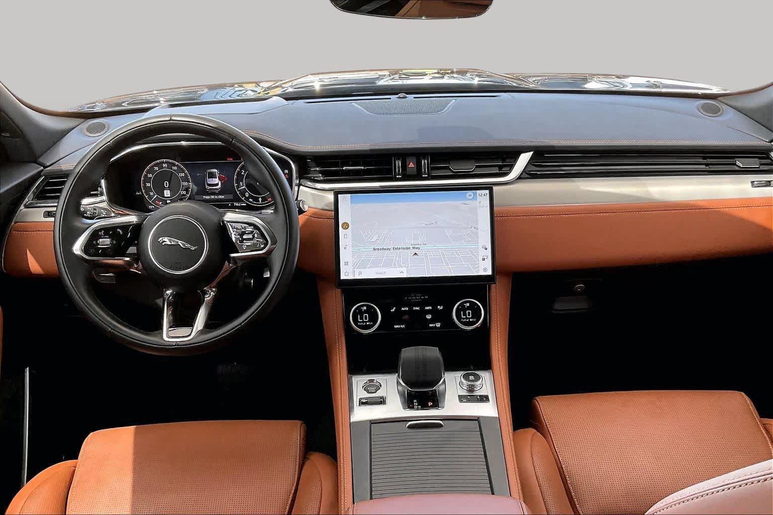 Used 2026 Jaguar F-PACE R-Dynamic S AWD/4WD image 16