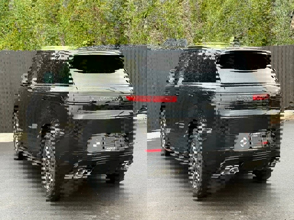 New 2025 Land Rover Range Rover Sport Dynamic SE image 3