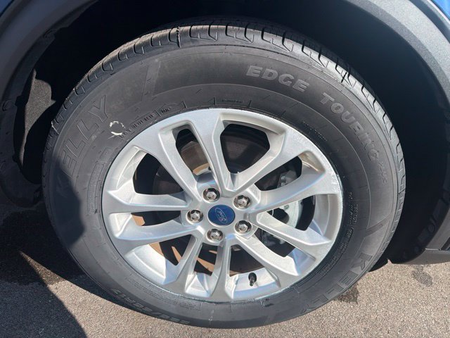 Used 2022 Ford Escape SE w/ Cold Weather Package FWD image 4