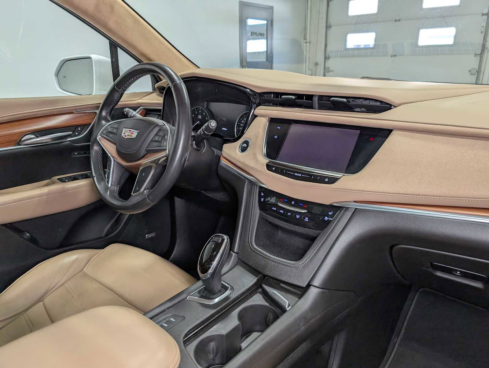 Used 2018 Cadillac XT5 Platinum w/ Driver Assist Package AWD/4WD image 42