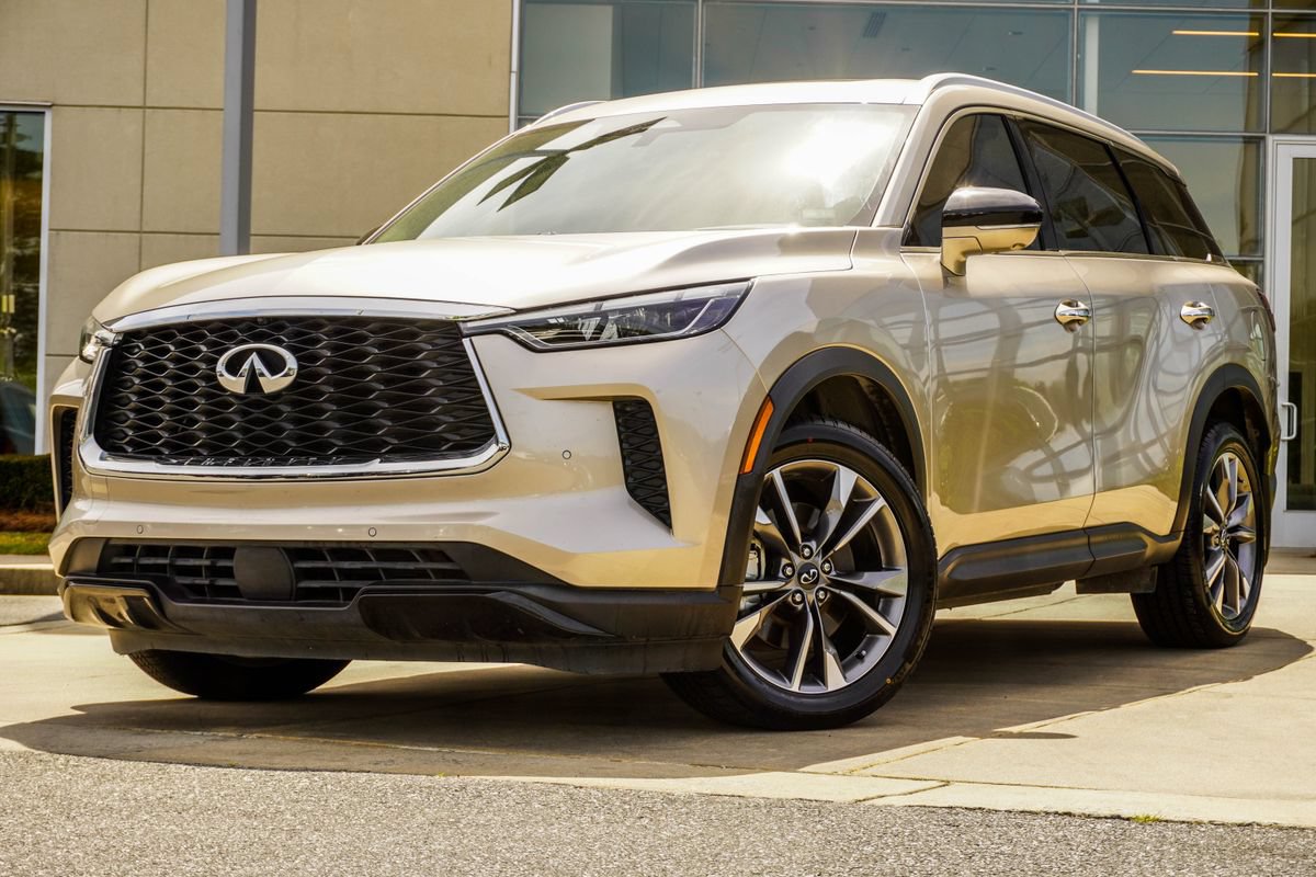Used 2023 INFINITI QX60 Luxe w/ Cargo Package