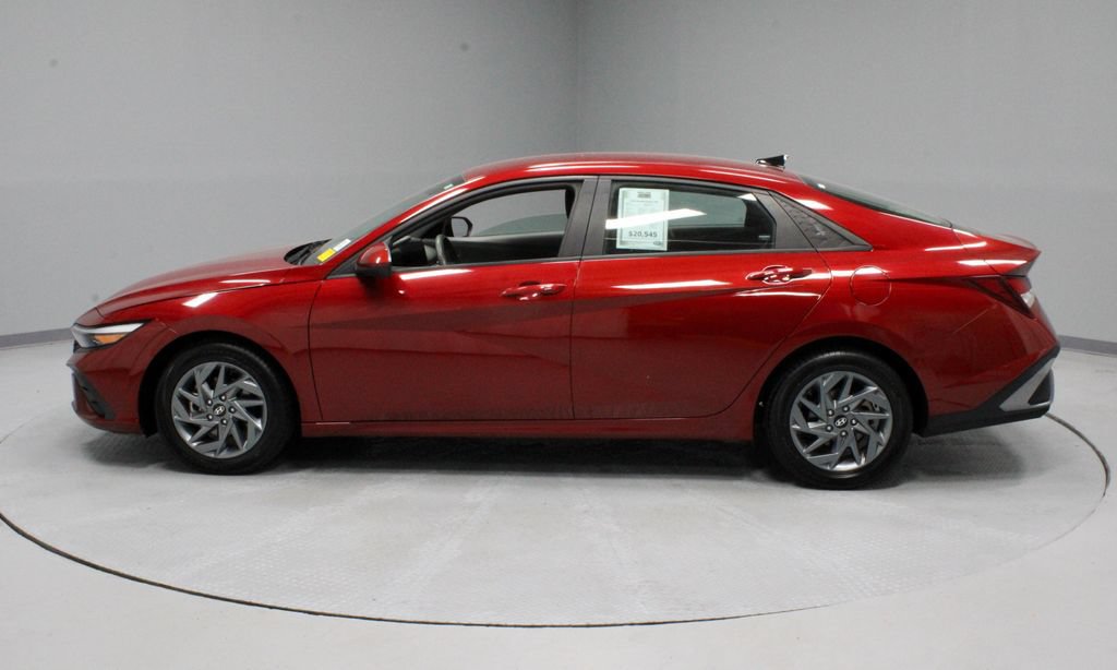 Used 2024 Hyundai Elantra SEL FWD image 8
