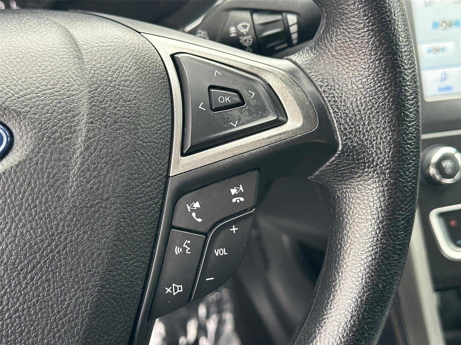 Used 2020 Ford Fusion SE FWD image 34