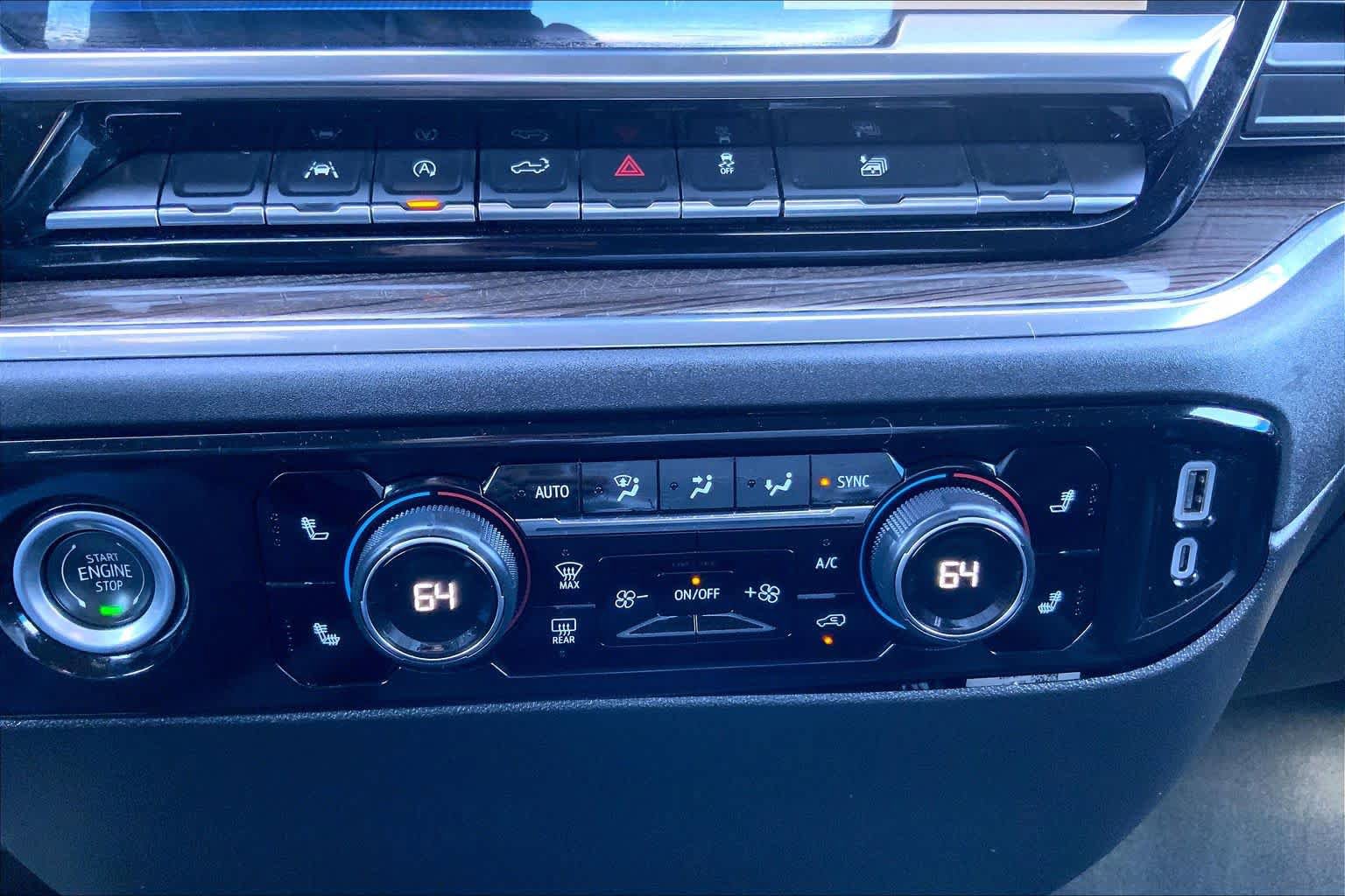 Used 2024 Chevrolet Silverado 1500 LT AWD/4WD image 34