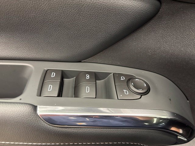Used 2026 Chevrolet Traverse LT FWD image 32