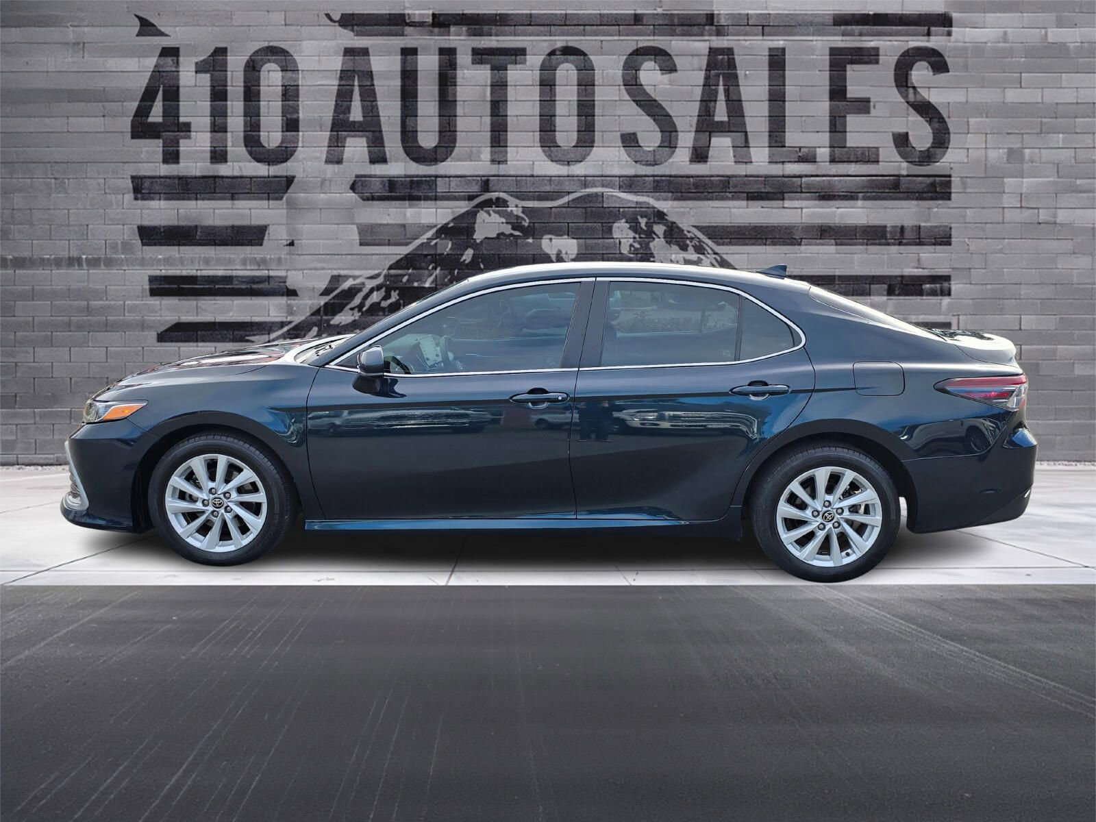 Used 2021 Toyota Camry LE w/ Carpet Mat Package (TMS) AWD/4WD image 7
