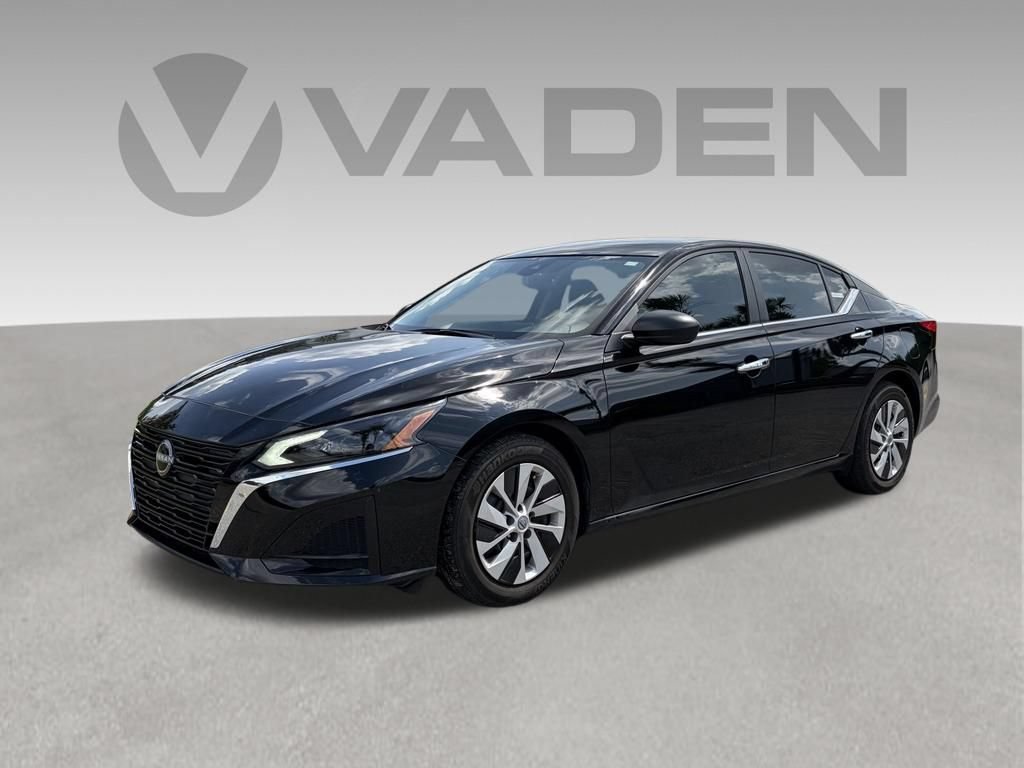 Used 2025 Nissan Altima 2.5 S FWD image 1