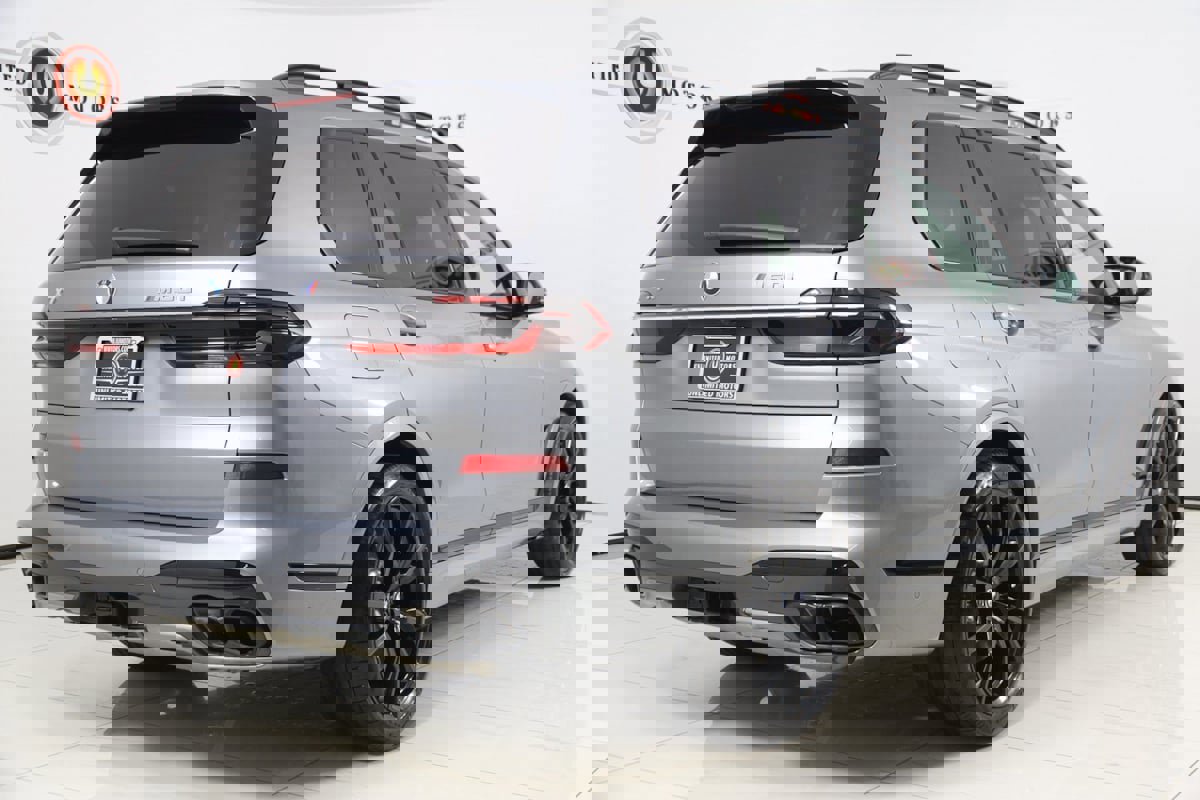 Used 2023 BMW X7 M60i w/ Executive Package image 3