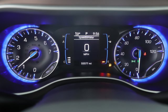 Used 2024 Chrysler Voyager LX image 21