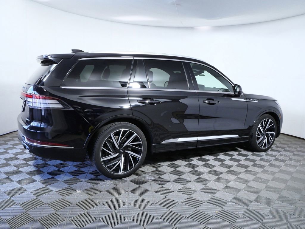 Certified 2025 Lincoln Aviator Black Label AWD/4WD image 9
