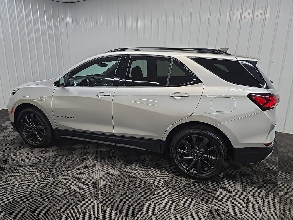 Used 2022 Chevrolet Equinox RS AWD/4WD image 4