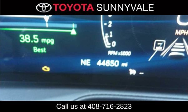 Used 2024 Cadillac XT4 Premium Luxury image 3