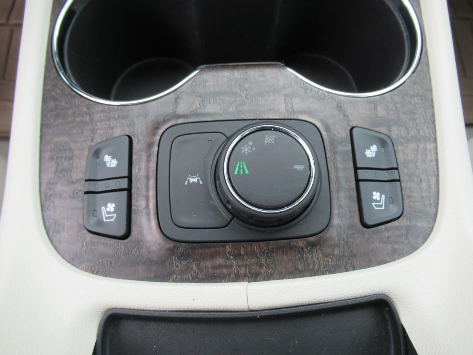 Used 2023 GMC Acadia Denali w/ Denali Ultimate Package FWD image 28
