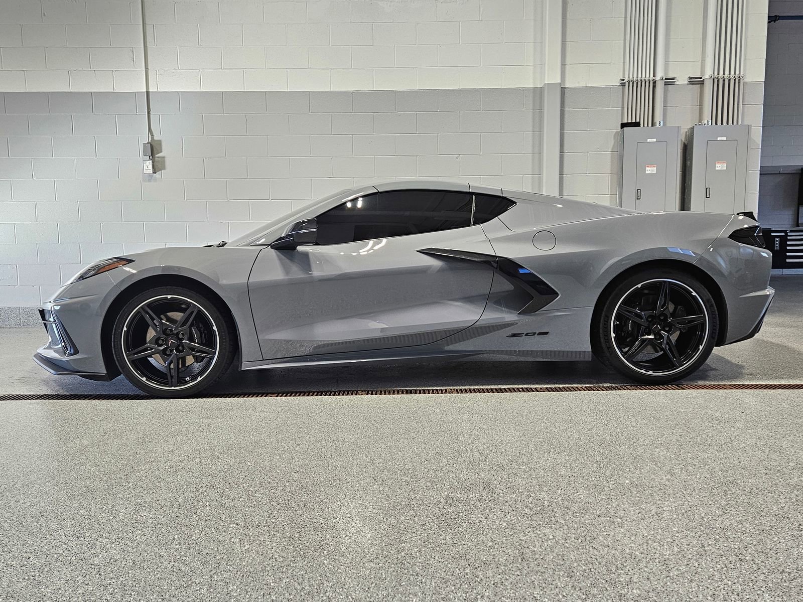 Used 2025 Chevrolet Corvette Stingray Coupe w/ 1LT image 7