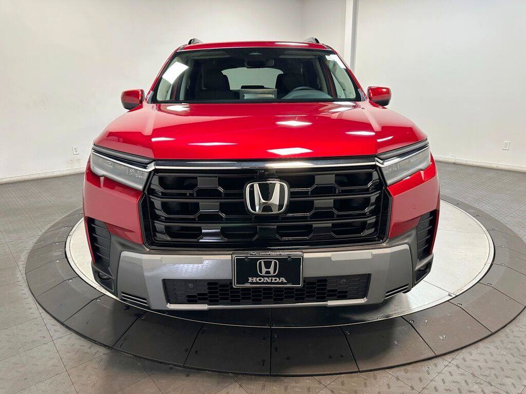New 2026 Honda Pilot Touring image 3