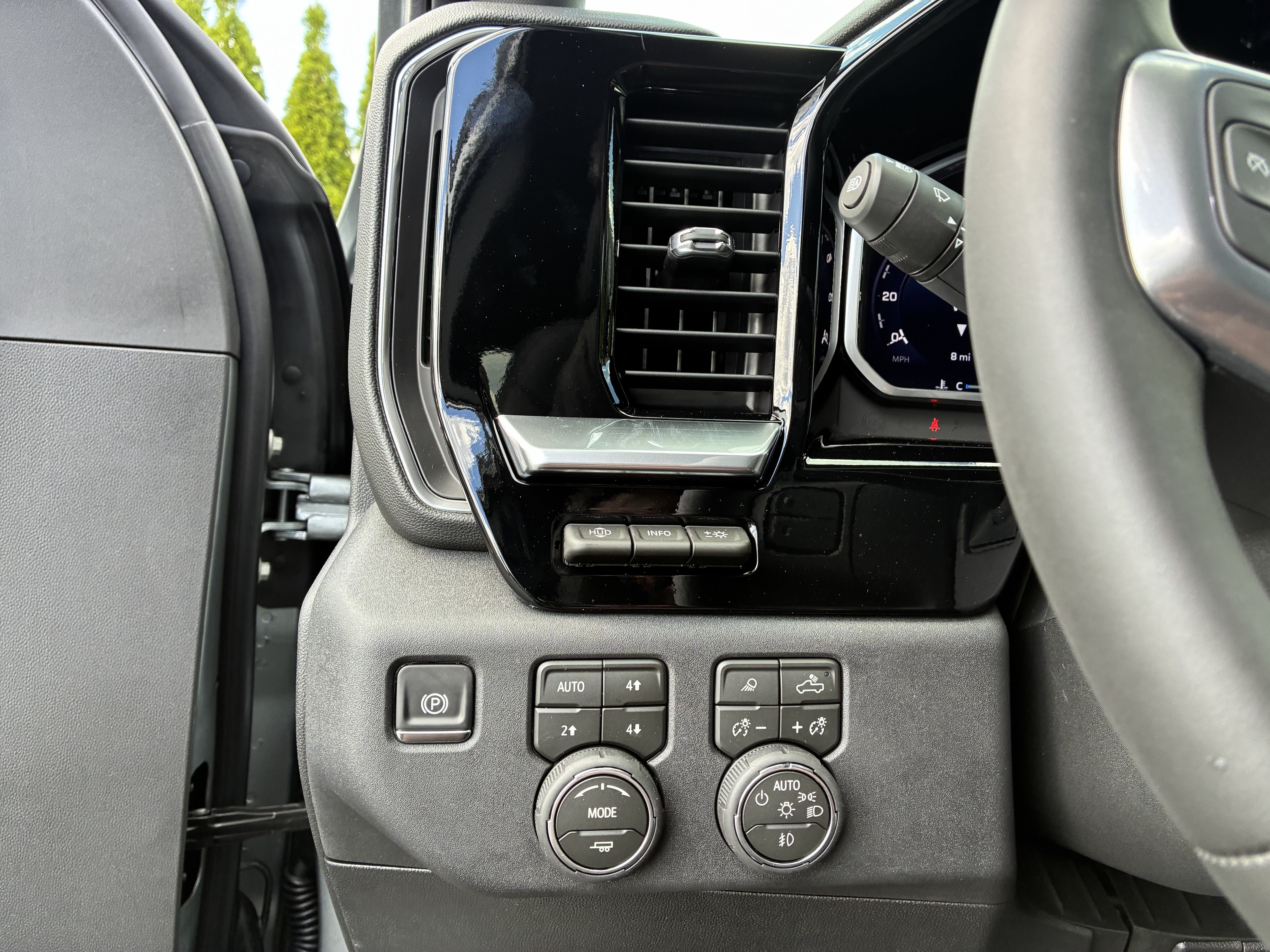 New 2026 Chevrolet Silverado 3500 LTZ w/ LTZ Plus Package AWD/4WD image 28