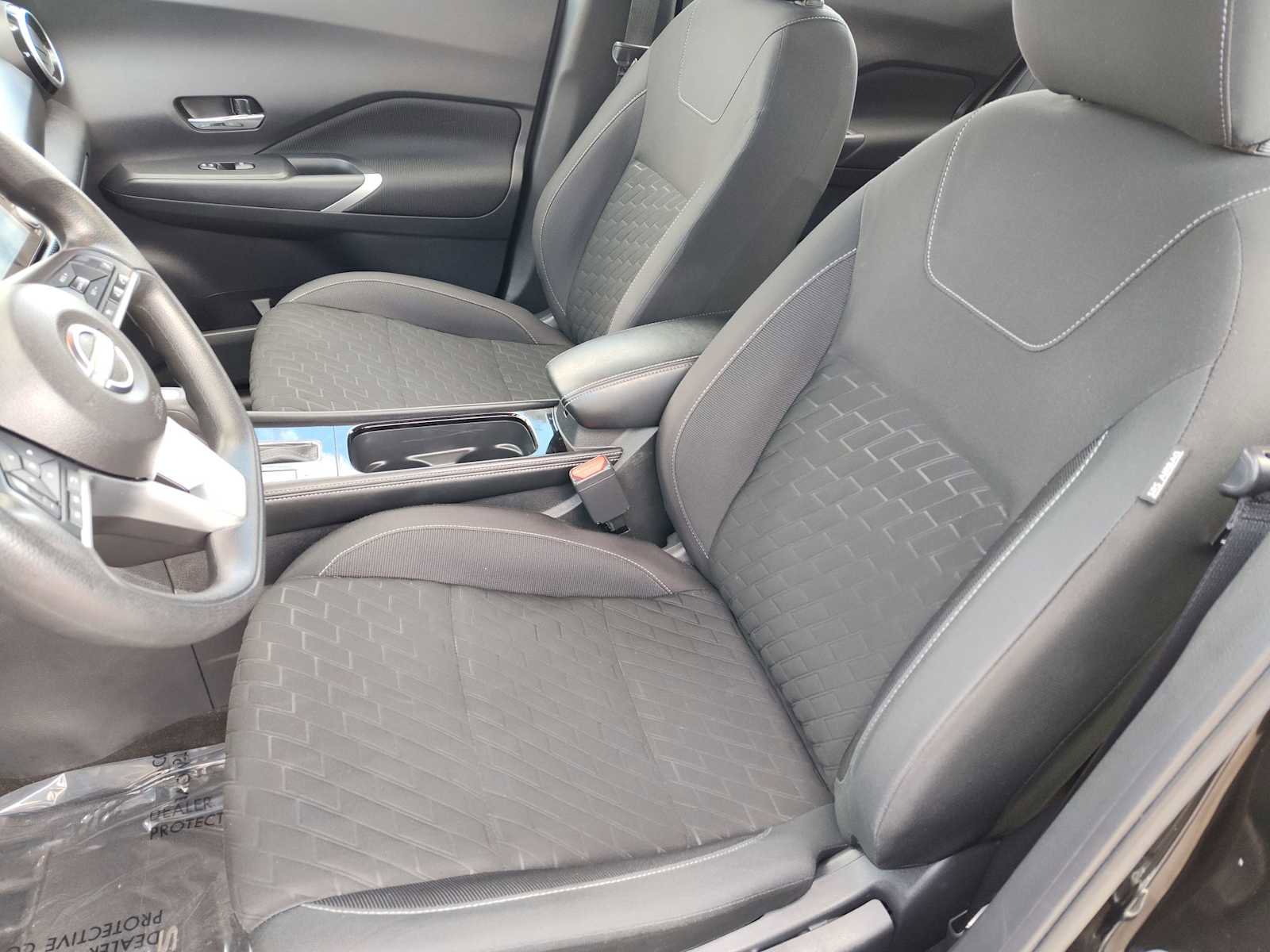 Used 2023 Nissan Kicks SV image 17