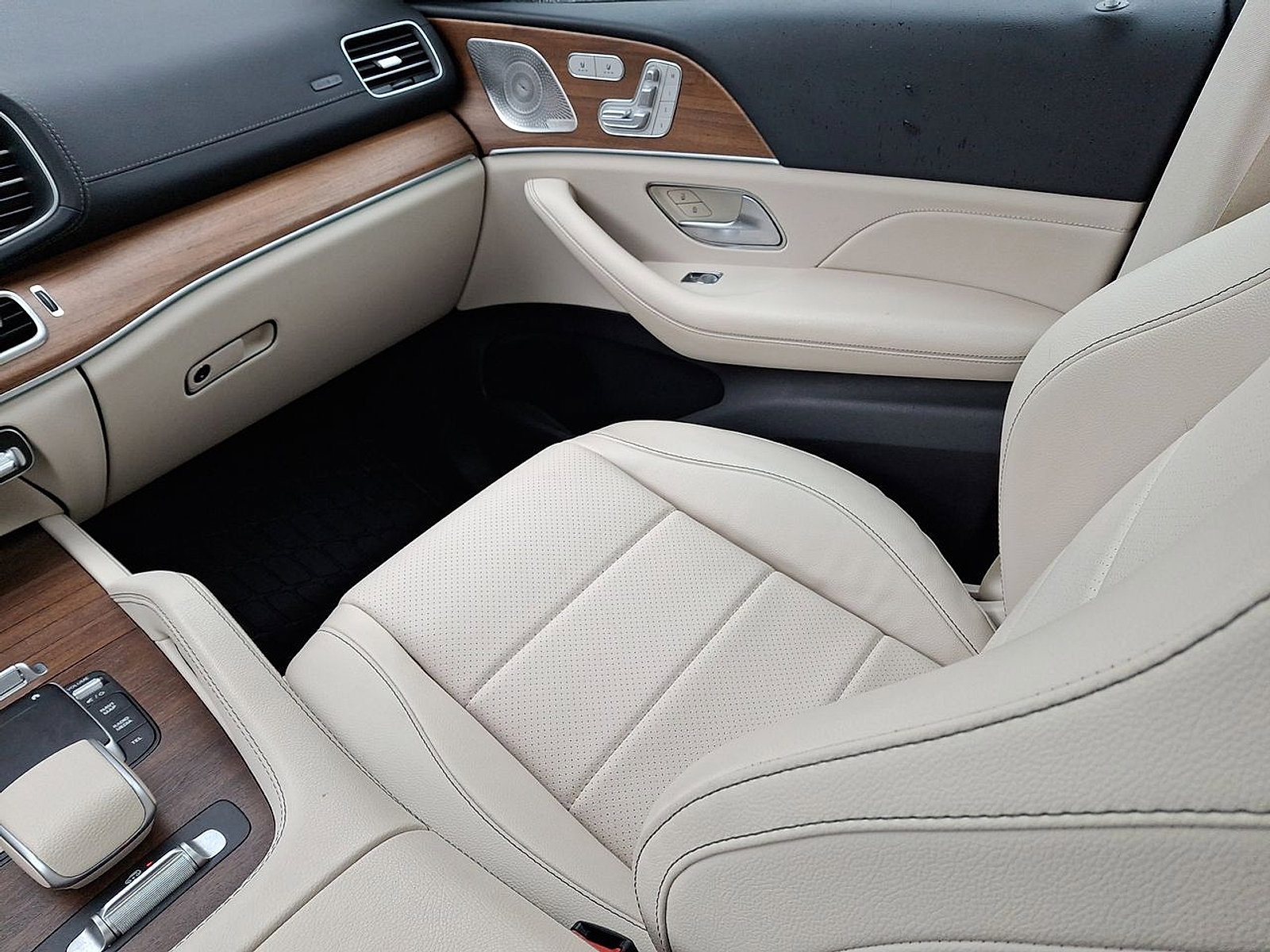 Used 2022 Mercedes-Benz GLS 450 4MATIC image 11