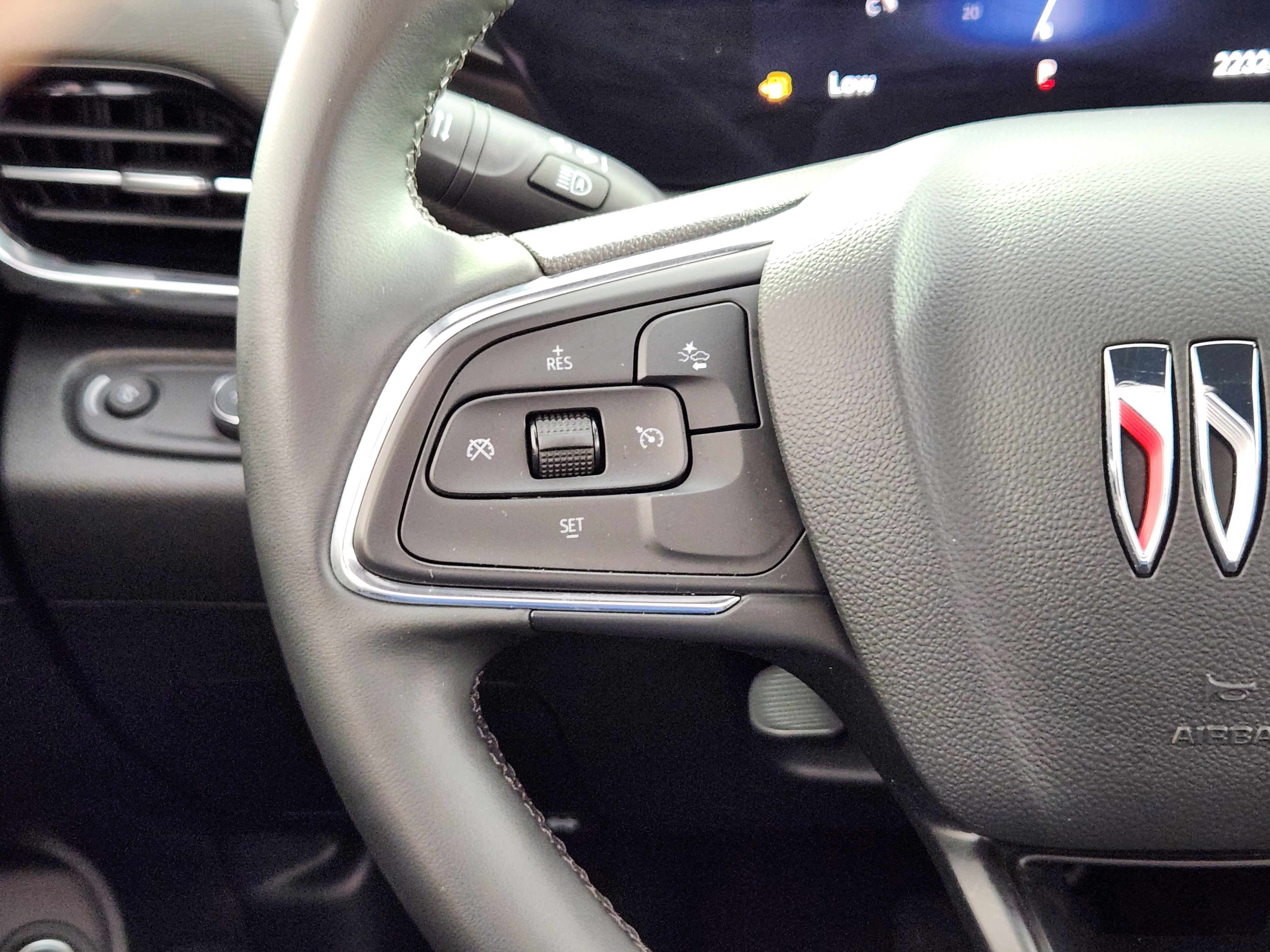 Used 2024 Buick Envista Sport Touring w/ Convenience II Package image 18