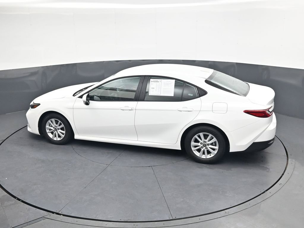 Used 2026 Toyota Camry LE FWD image 29