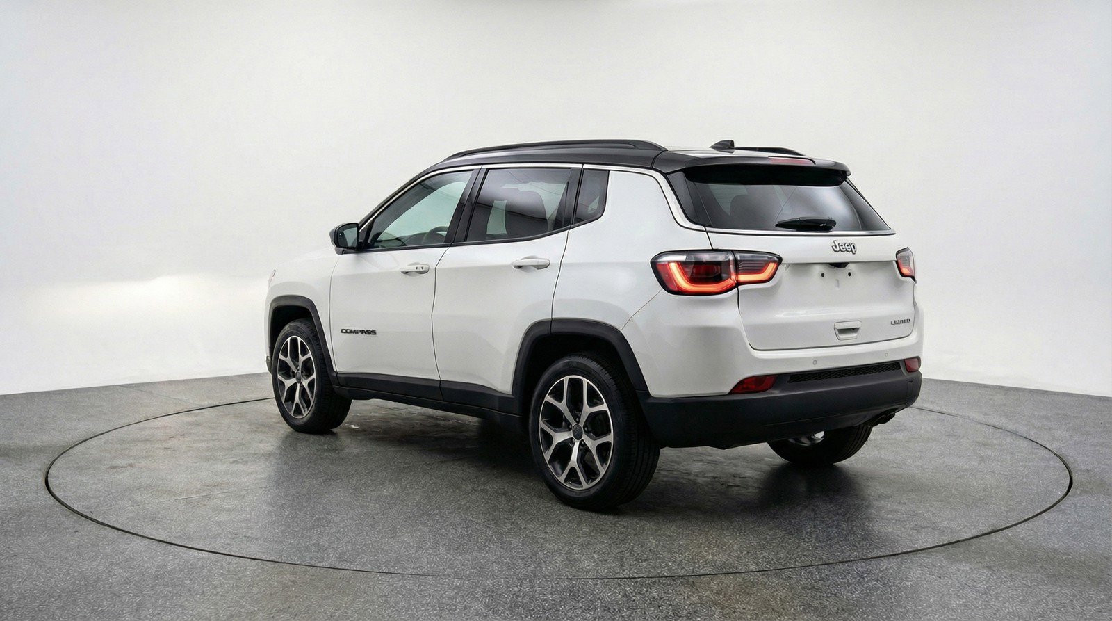 Used 2025 Jeep Compass Limited image 6