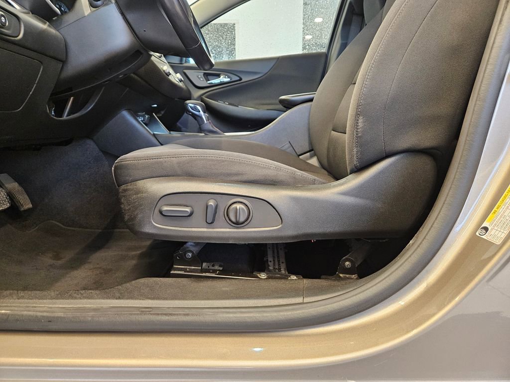 Used 2022 Chevrolet Malibu RS image 15