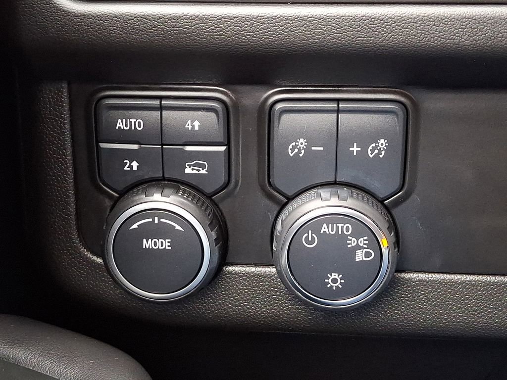 Used 2022 Chevrolet Tahoe LT w/ Luxury Package image 28