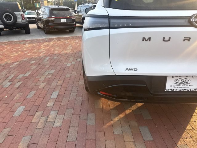Used 2025 Nissan Murano SV AWD/4WD image 9