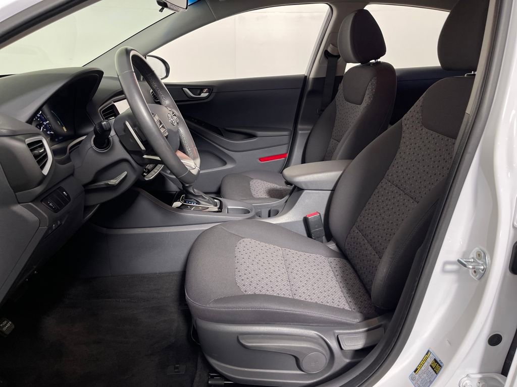Used 2019 Hyundai Ioniq Plug-In Hybrid image 12