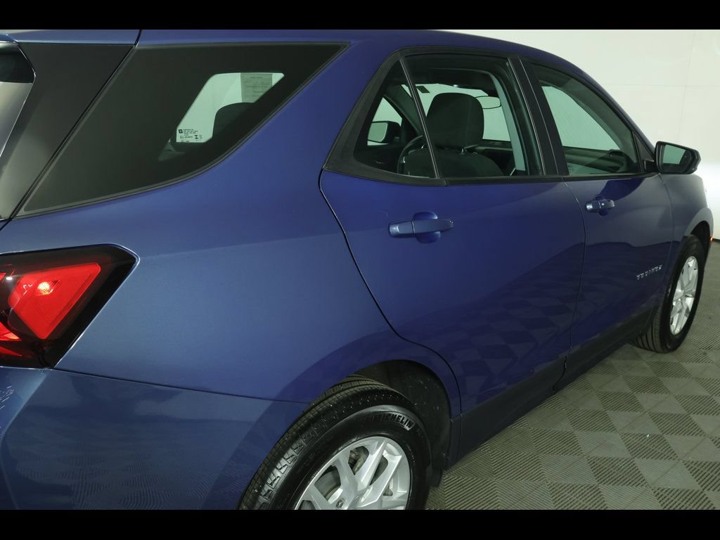 Used 2024 Chevrolet Equinox LS w/ Driver Confidence II Package FWD image 18