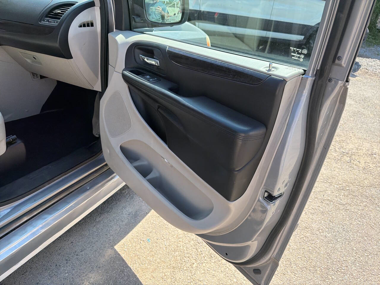 Used 2014 Dodge Grand Caravan SE w/ Quick Order Package 29E SE FWD image 16