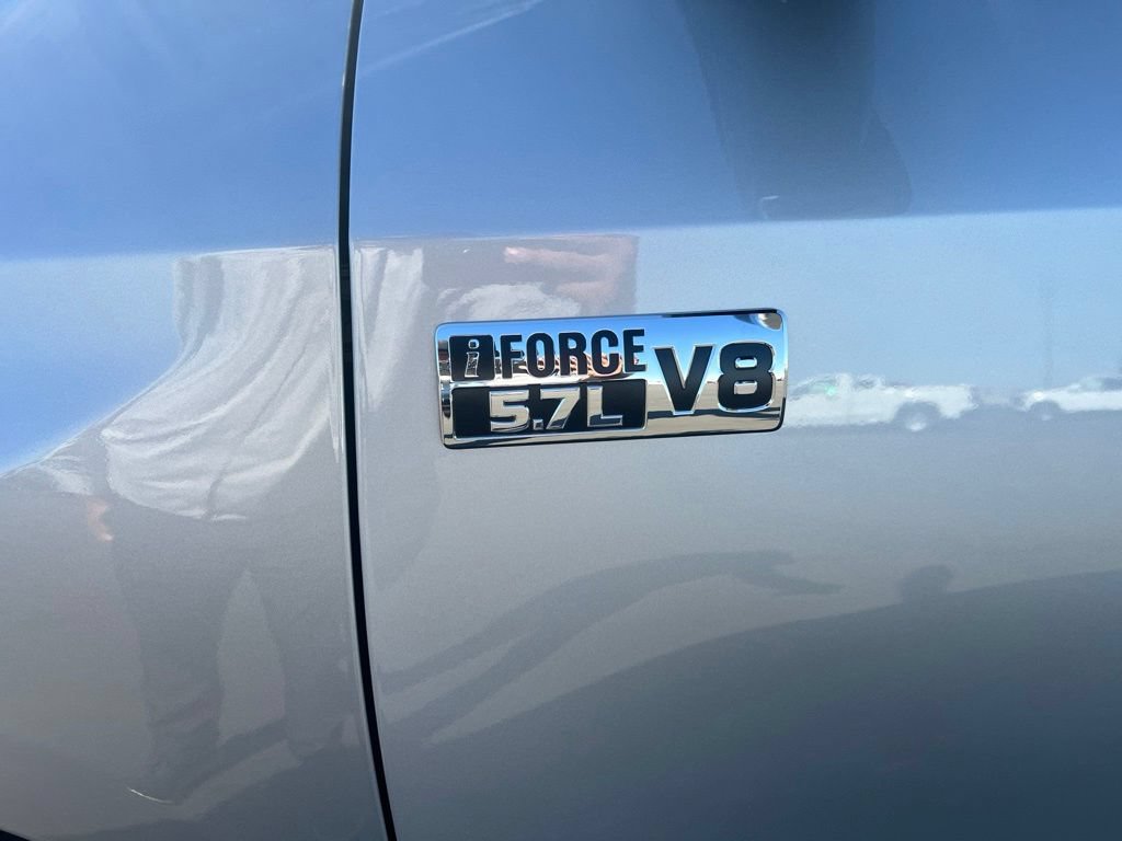 Used 2018 Toyota Tundra Limited w/ Limited Premium Package RWD image 8