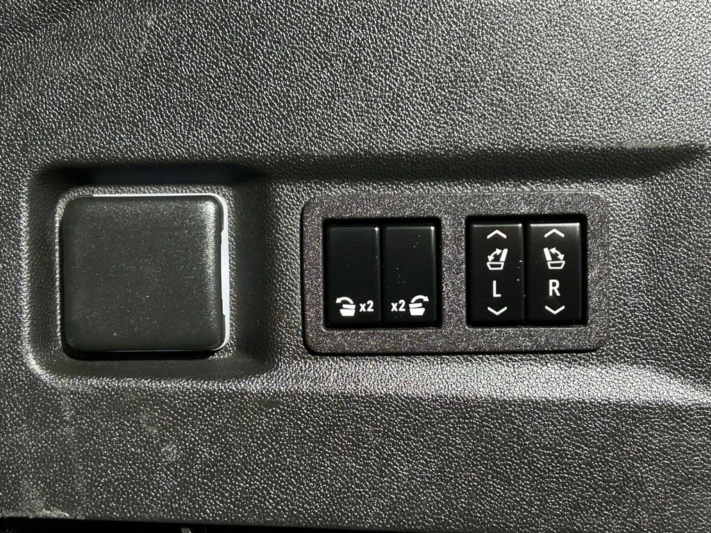 Used 2023 Chevrolet Tahoe LT w/ LT Signature Plus Package image 16