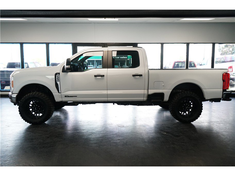 Used 2023 Ford F250 XL w/ FX4 Off-Road Package image 4