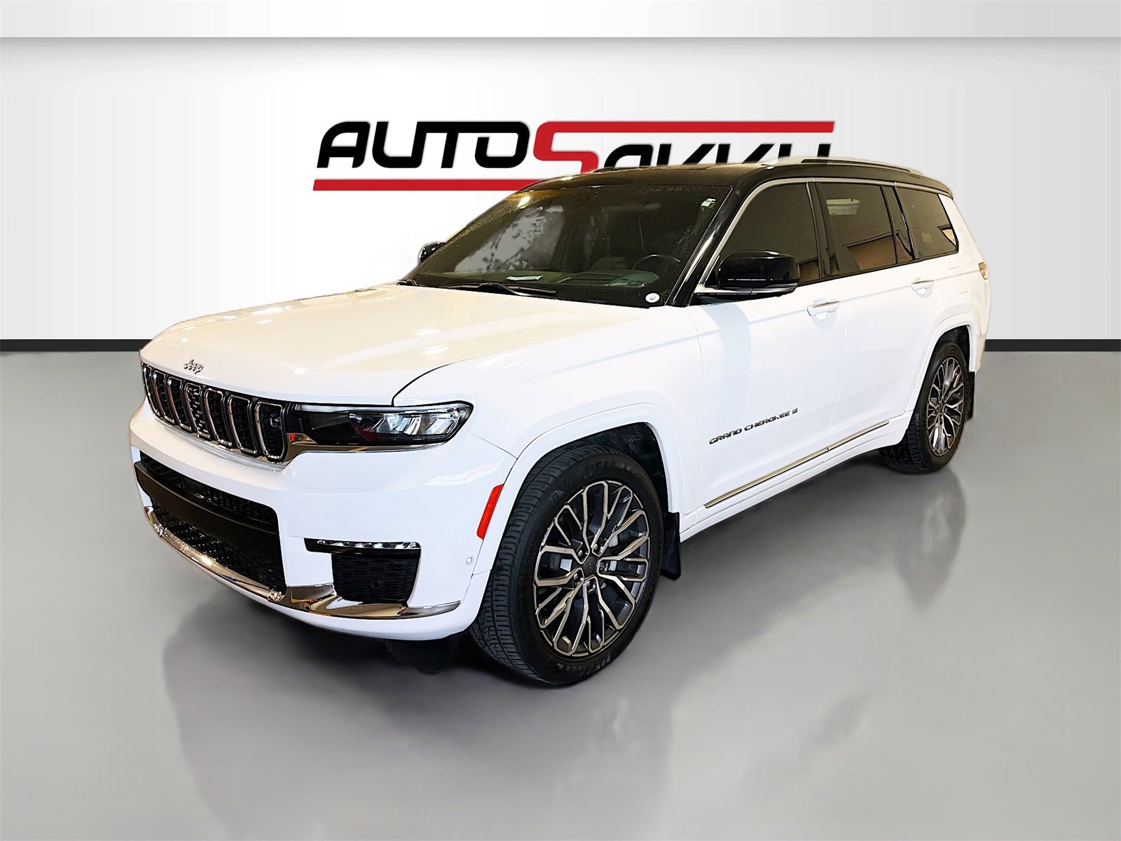 Used 2022 Jeep Grand Cherokee L Summit image 3