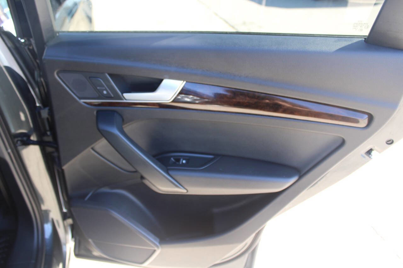 Used 2018 Audi Q5 2.0T Premium Plus w/ Premium Plus Package image 9