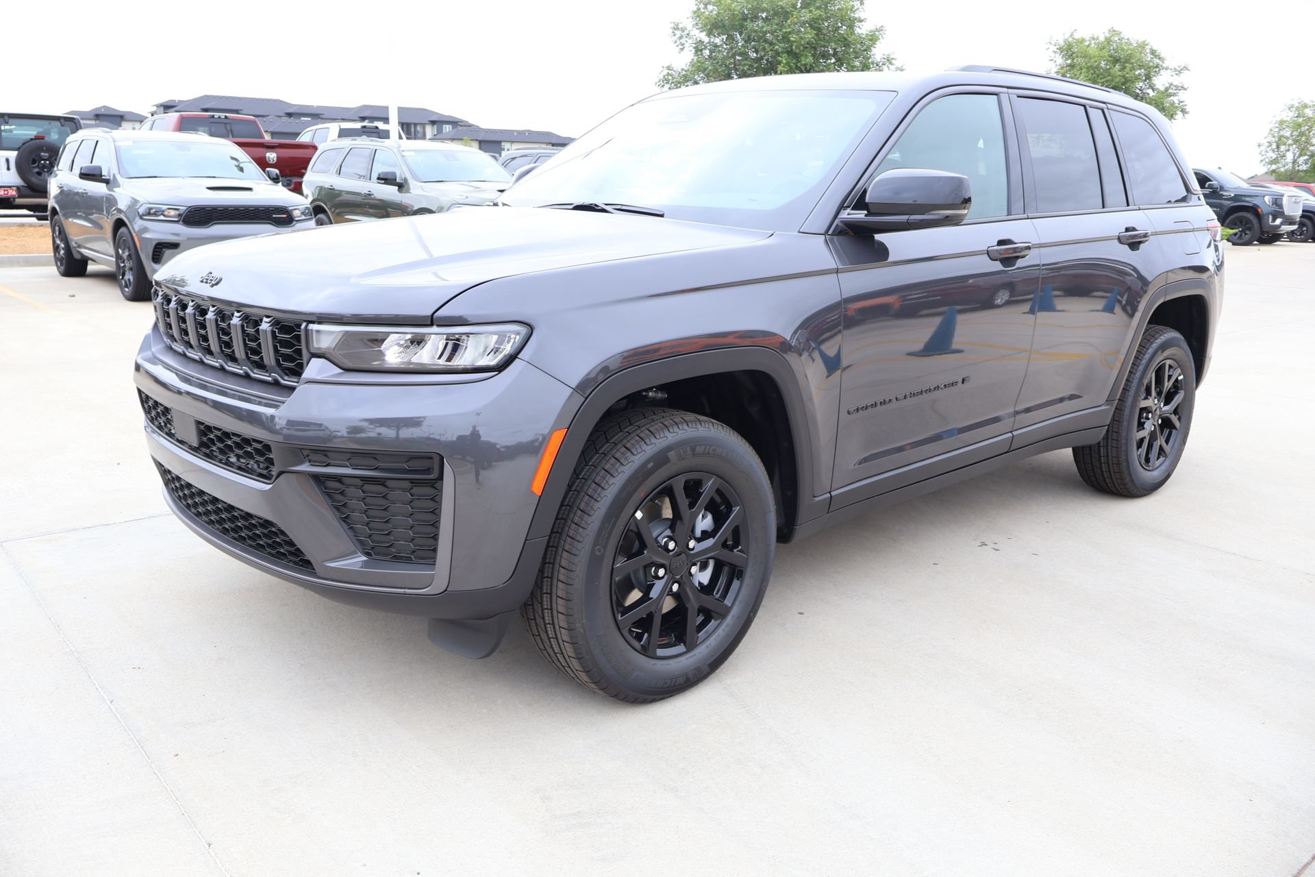 New 2026 Jeep Grand Cherokee Altitude AWD/4WD image 11
